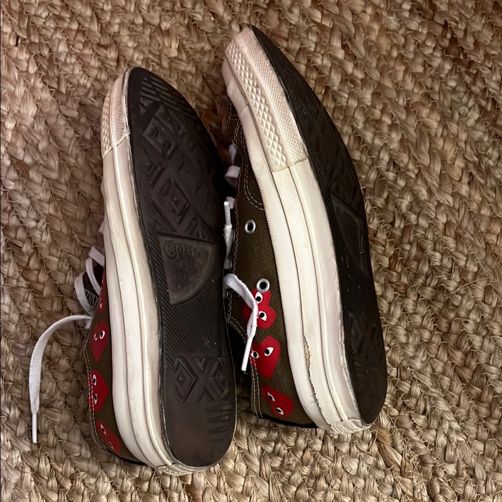 Army green Converse Sneakers with Vintage Appeal - Picture 7 of 8